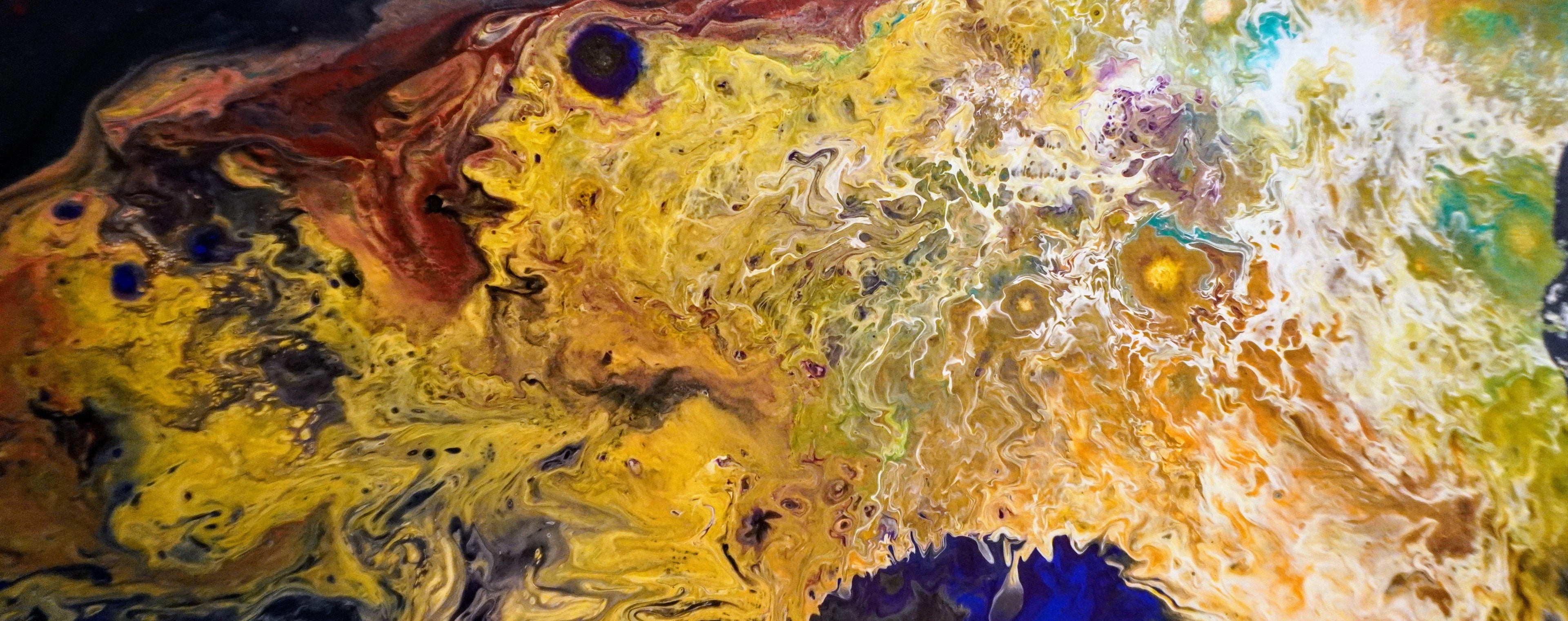 Stinky Pinky disposable cigarette holder in yellow colourway